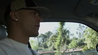 Lustvolles Blechbläserkonzert: Amateurschlampe von einem Autofahrer entführt